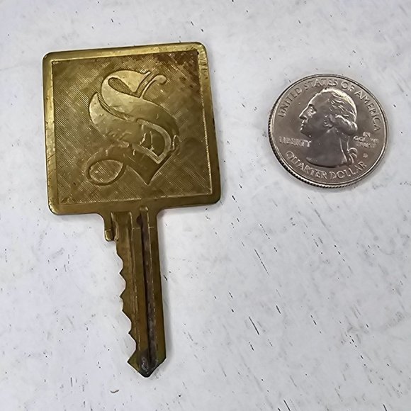 Vintage Hotel Room Key S Logo Room 1005 - Picture 7 of 8